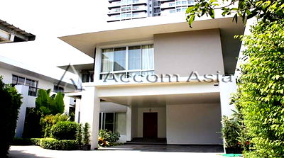 Houses for rent Soi Ekamai (Sukhumvit 63) : 🔼🔽 AccomA 📩  3 BR House in Khlong Ton Nuea (1713753)