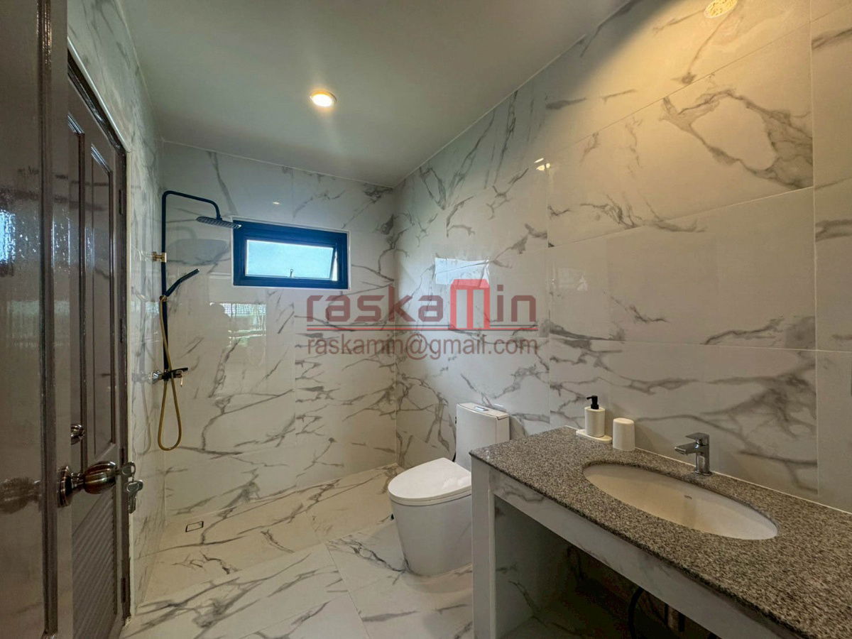 picture House for Sale with Spacious Living Area - 49/49