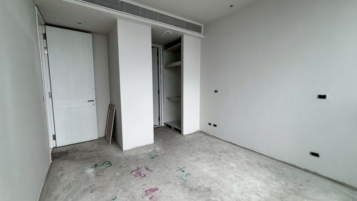 picture For sale: 5 bedrooms, 307 sq m., spacious unit at Canapaya Residences - 26/44