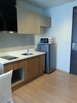 ด่วนให้เช่า !! RHYTHM SATHORN 1 BEDROOM ห้องพร้อมเข้าอยู่เลย ราคาดีมาก !!!!