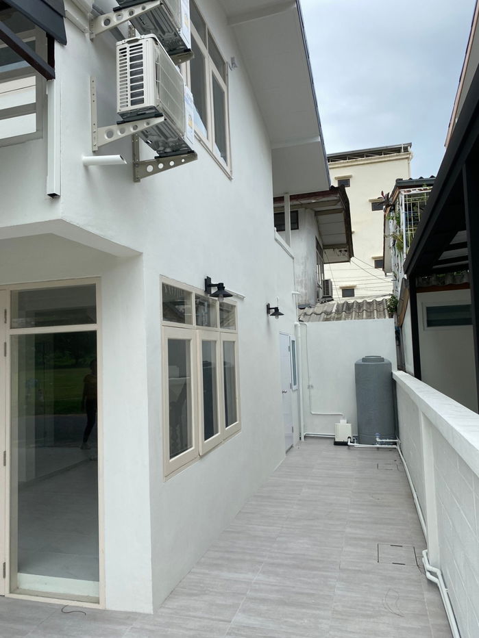 รูป ขายบ้านเดี่ยว 2 ชั้น รีโนเวทใหม่ทั้งหลัง – พร้อมอยู่ ทำเลทองย่านประชาชื่น - รูปที่ 3/13