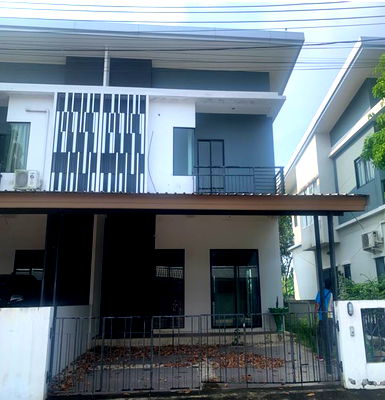 บ้านแฝด วิทยาลัยศิลปหัตถกรรมนครศรีธรรมราช : บ้านแฝด เนื้อที่ทั้งหมด 193.2 ตารางเมตร 450/6 โครงการการ์เด้นพลัส ตำบลโพธิ์เสด็จ อำเภอเมืองนครศรีธรรมราช นครศรีธรรมราช ราคา 3,100,000 บาท