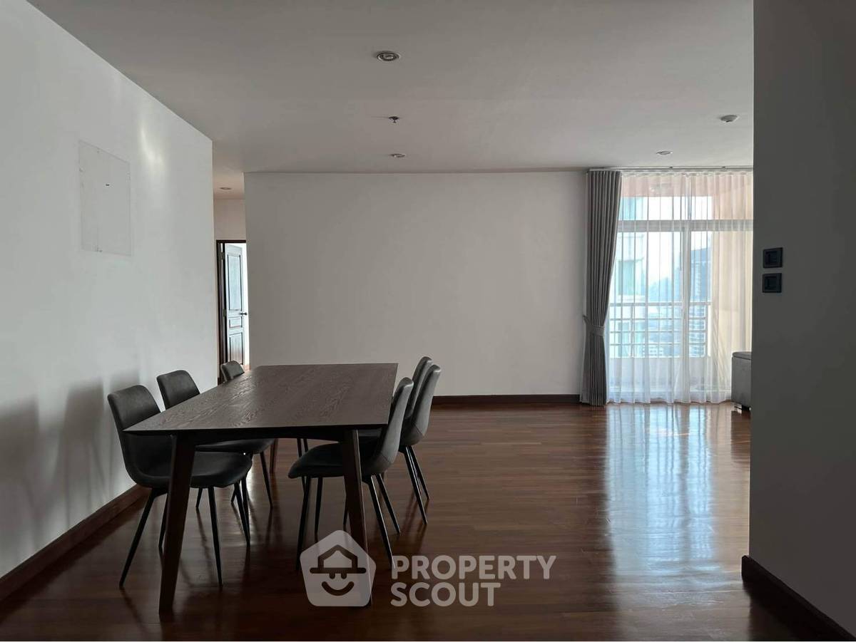 picture 3-BR Condo at Grand Langsuan Condominium near BTS Ratchadamri (ID 1311789) - 3/6