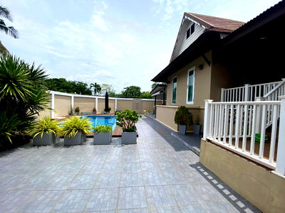 Houses for sale Bang Lamung Chonburi : House for sale with swimming pool, Chaiyaphruek 2, Chonburi