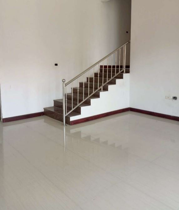 รูป บ้านเดี่ยว เนื้อที่ทั้งหมด 703.6 ตารางเมตร 90/9 หมู่บ้านอัญชลี ตำบลเวียงสระ อำเภอเวียงสระ สุราษฎร์ธานี ราคา 6,490,000 บาท - รูปที่ 9/13
