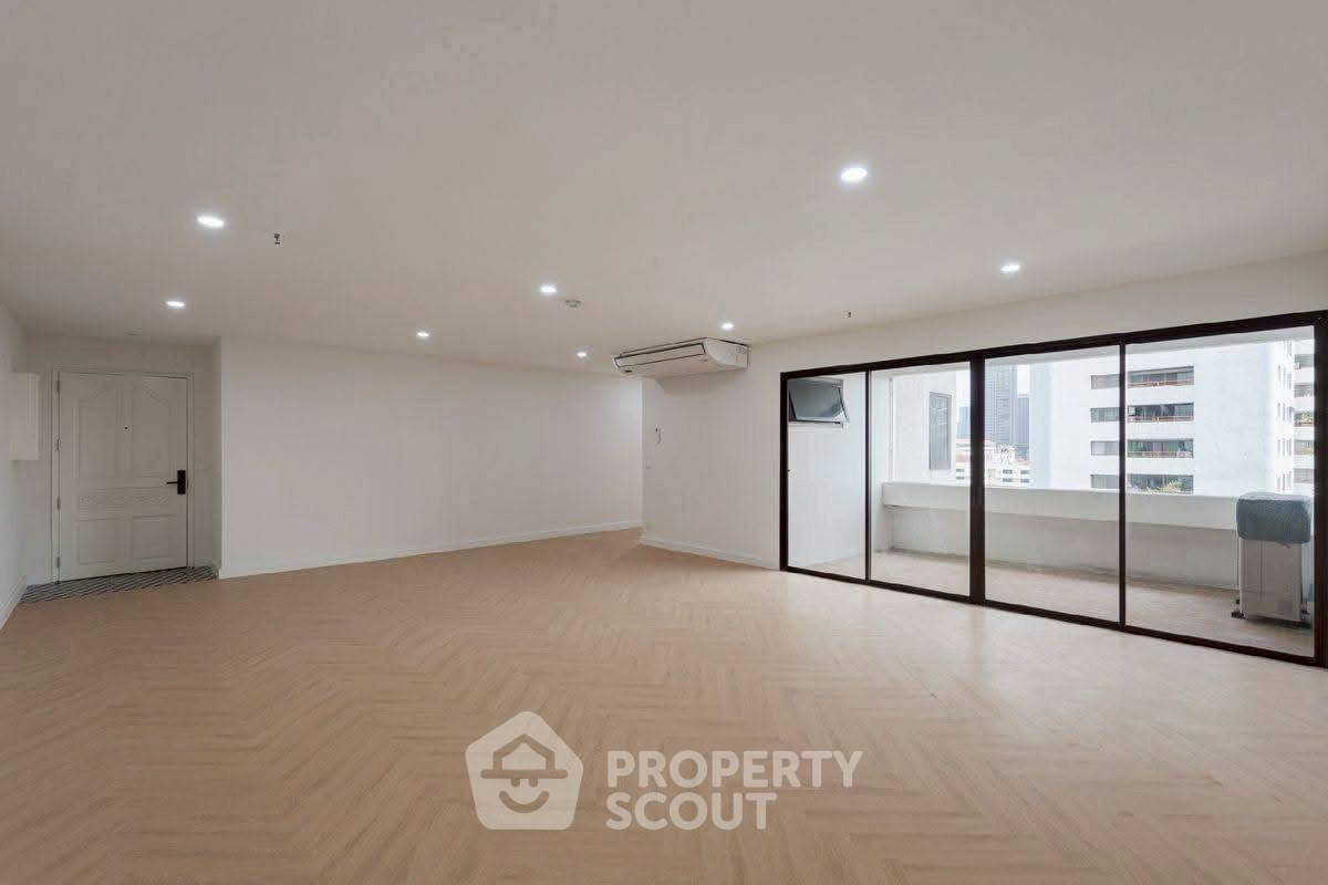 picture 3-BR Condo at Prestige Towers Condominium near MRT Sukhumvit (ID 2065052) - 4/12