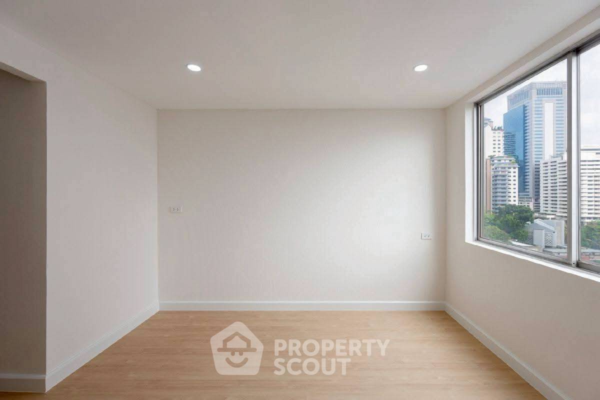picture 3-BR Condo at Prestige Towers Condominium near MRT Sukhumvit (ID 2065052) - 8/12