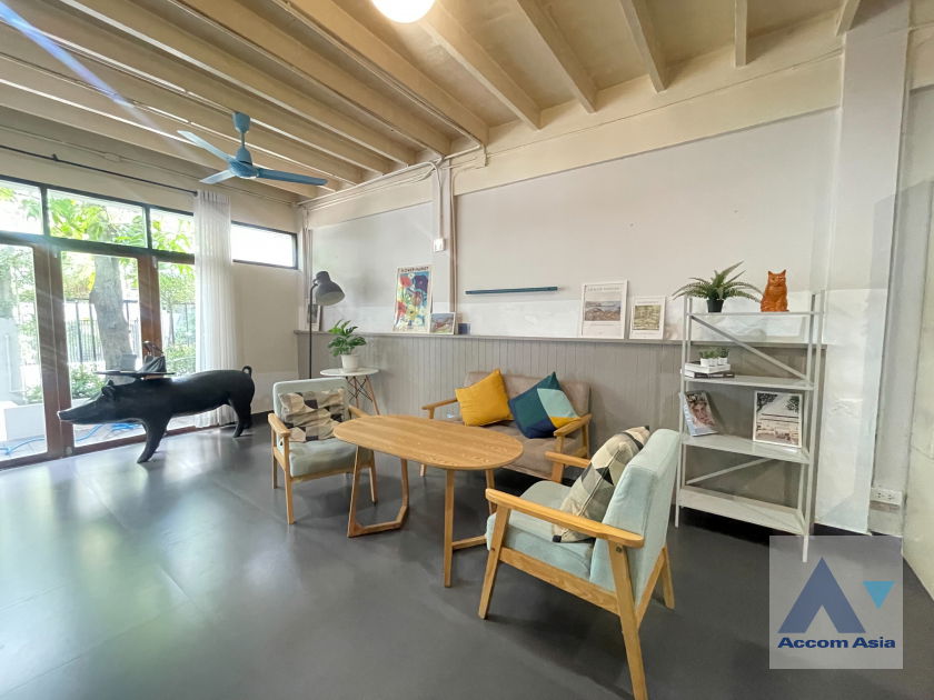 picture 🔼🔽 AccomA 📩 Pet friendly 2 BR House in Khlong Ton Nuea (AA27280) - 1/20