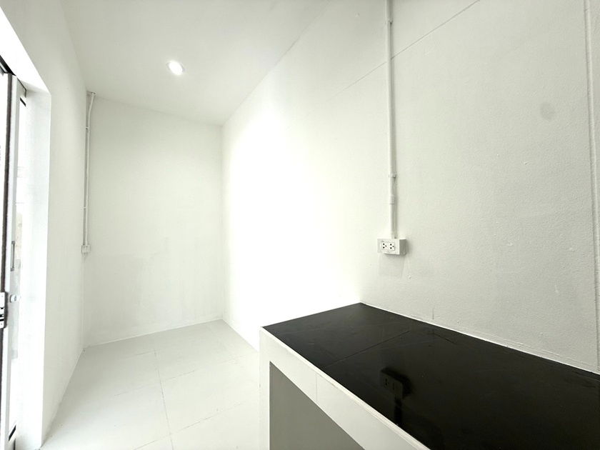 picture Owner Post Warehouse for rent in Ladlumkaew, size 260 sq m. - 10/10