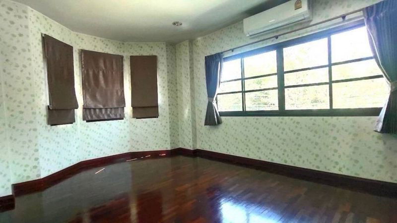 รูป บ้านเดี่ยวมือสอง หลังใหญ่ หมู่บ้านธารดารา  ศรีราชา ชลบุรี  - รูปที่ 8/20