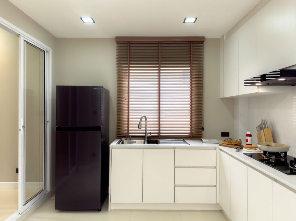 picture House for Sale in Kwan Wieng. Warm-toned 4-bedroom home, fully furnished with electrical appliances.  SW002852 - 13/34