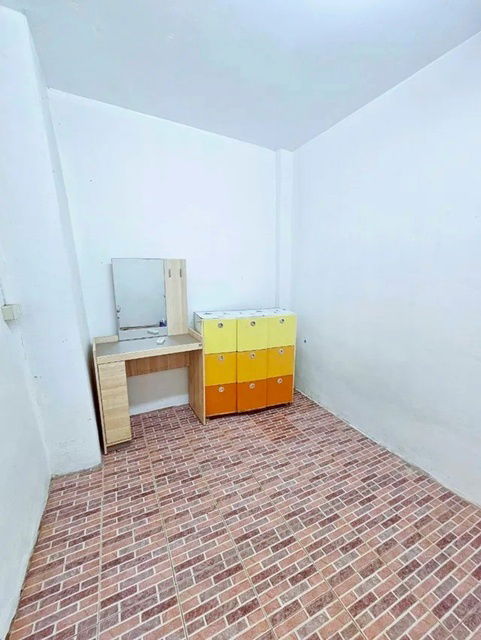 picture Phahonyothin 56-58-60 BTS Kapo 1.5km. Commercial building for rent 3-storey with roof terrace BTS K - 6/8