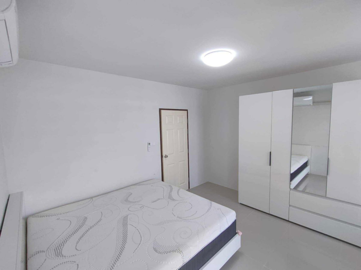 picture UK07-013📣📣 #Townhouse for sale, 2 floors 🔥Extension at the back of the house with built-in kitchen - 10/16