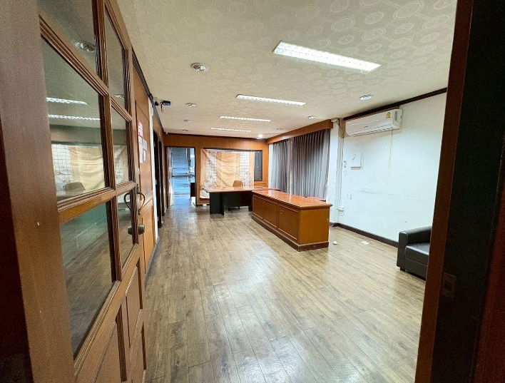 picture Home Office For Rent – 4-Story Building, Next to 7-Eleven, in the Heart of Town in Town, Lat Phrao 94 - 9/33