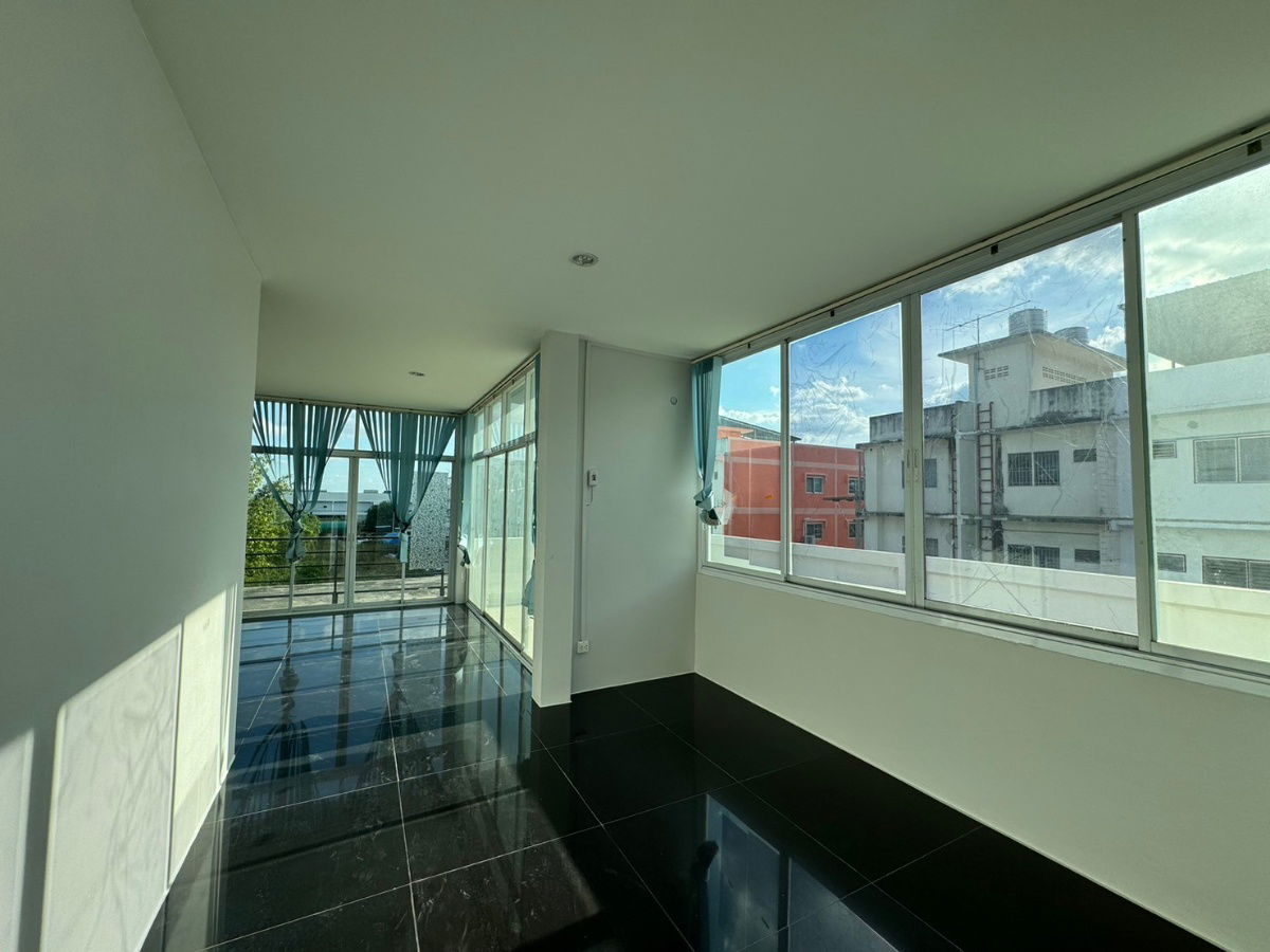 picture UK06-050 🔥 Urgent! 3-story home office for rent in the heart of Amata Nakorn, Chonburi 🔥 💼 Rent 90,000 baht/month  - 5/17