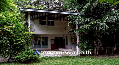 เช่าบ้านเดี่ยว ฟอร์จูนทาวน์ : 🔼🔽 AccomA 📩 Home Office,Garden 4 BR House in Khlong Ton Nuea (AA26054)