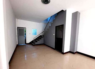 อาคารพาณิชย์ ม.มหามกุฏราชวิทยาลัยวิทยาเขตอีสาน : อาคารพาณิชย์ เนื้อที่ทั้งหมด 96 ตารางเมตร 1/1 หมู่ 15 ตำบลศิลา อำเภอเมืองขอนแก่น ขอนแก่น ราคา 2,420,000 บาท