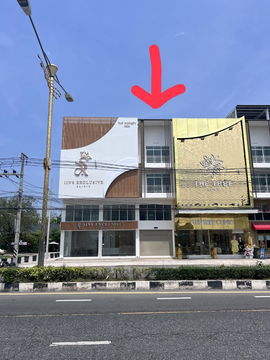UK06-056 🏢 อาคารพาณิชย์ใหม่เอี่ยมให้เช่า – ติดถนนสุขุมวิท ทำเลทอง! 💸 ราคาเช่า: 19,000 บาท/เดือน 