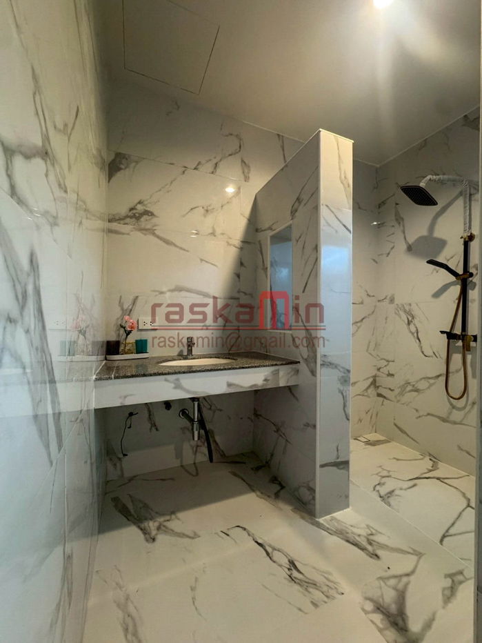 picture House for Sale with Spacious Living Area - 30/49