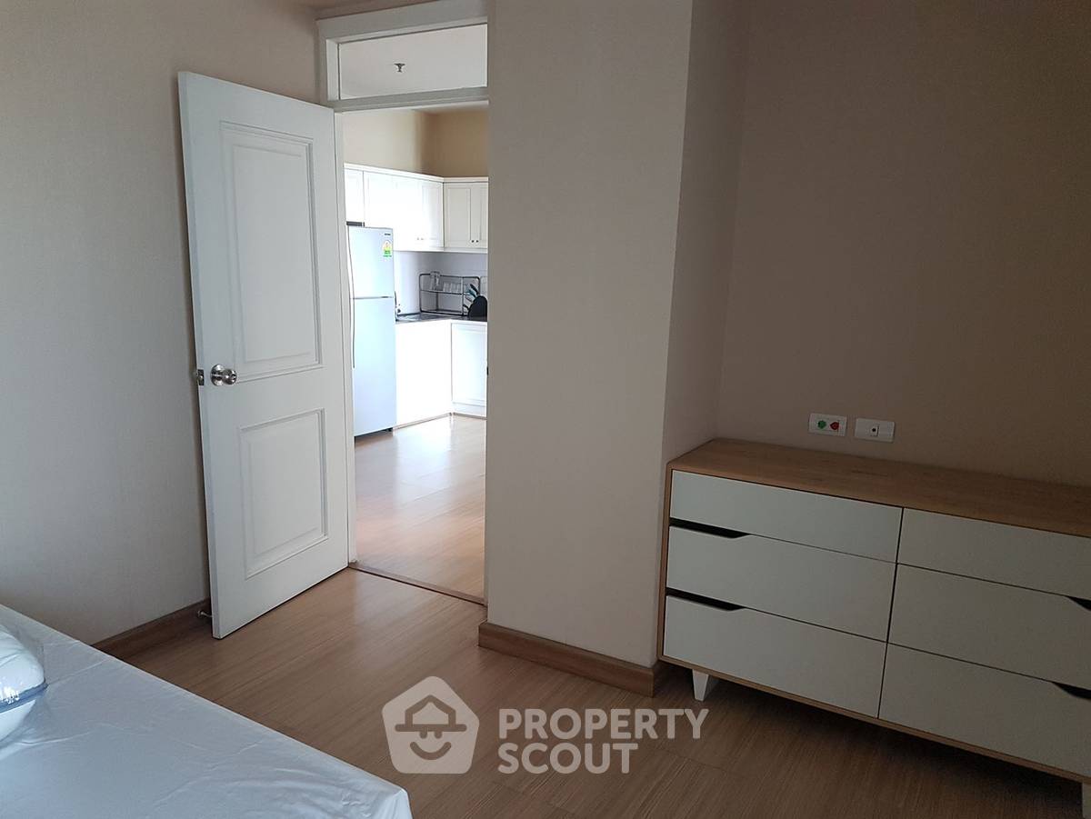 picture 3-BR Condo at The Maple Sathon-Narathiwat Condominium near BTS Saint Louis (ID 514608) - 11/14