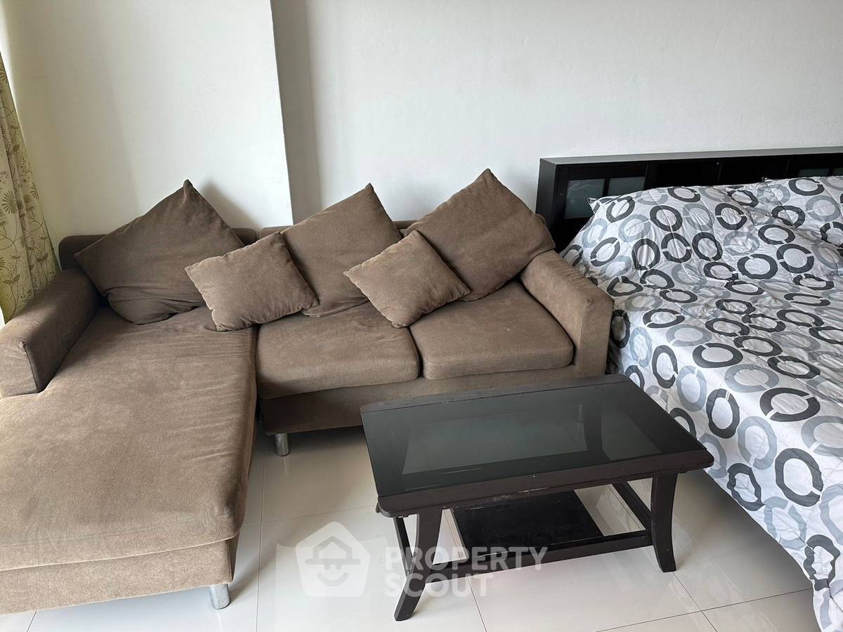 picture Studio Condo at View Talay 8 Condominium Jomtien close to Jomtien Beach (ID 2188563) - 3/16