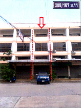 Shophouses for sale Wat Manorom School : อาคารพาณิชย์ 80 square meter Chonburi Si Racha Nong Kham for 1796000 THB