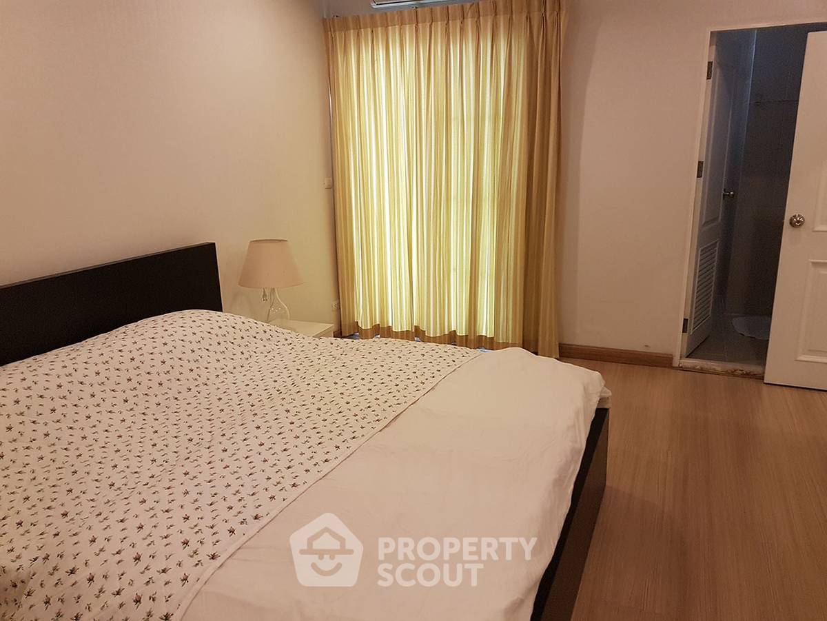 picture 3-BR Condo at The Maple Sathon-Narathiwat Condominium near BTS Saint Louis (ID 514608) - 8/14
