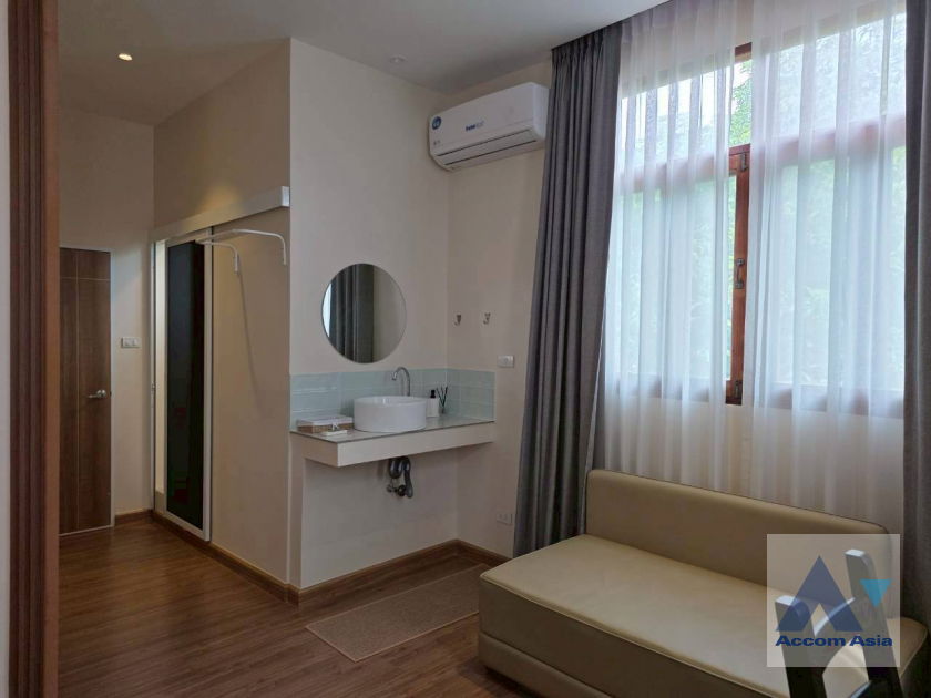 picture 🔼🔽 AccomA 📩 Home Office 5 BR House in Phra Khanong (AA44429) - 10/17