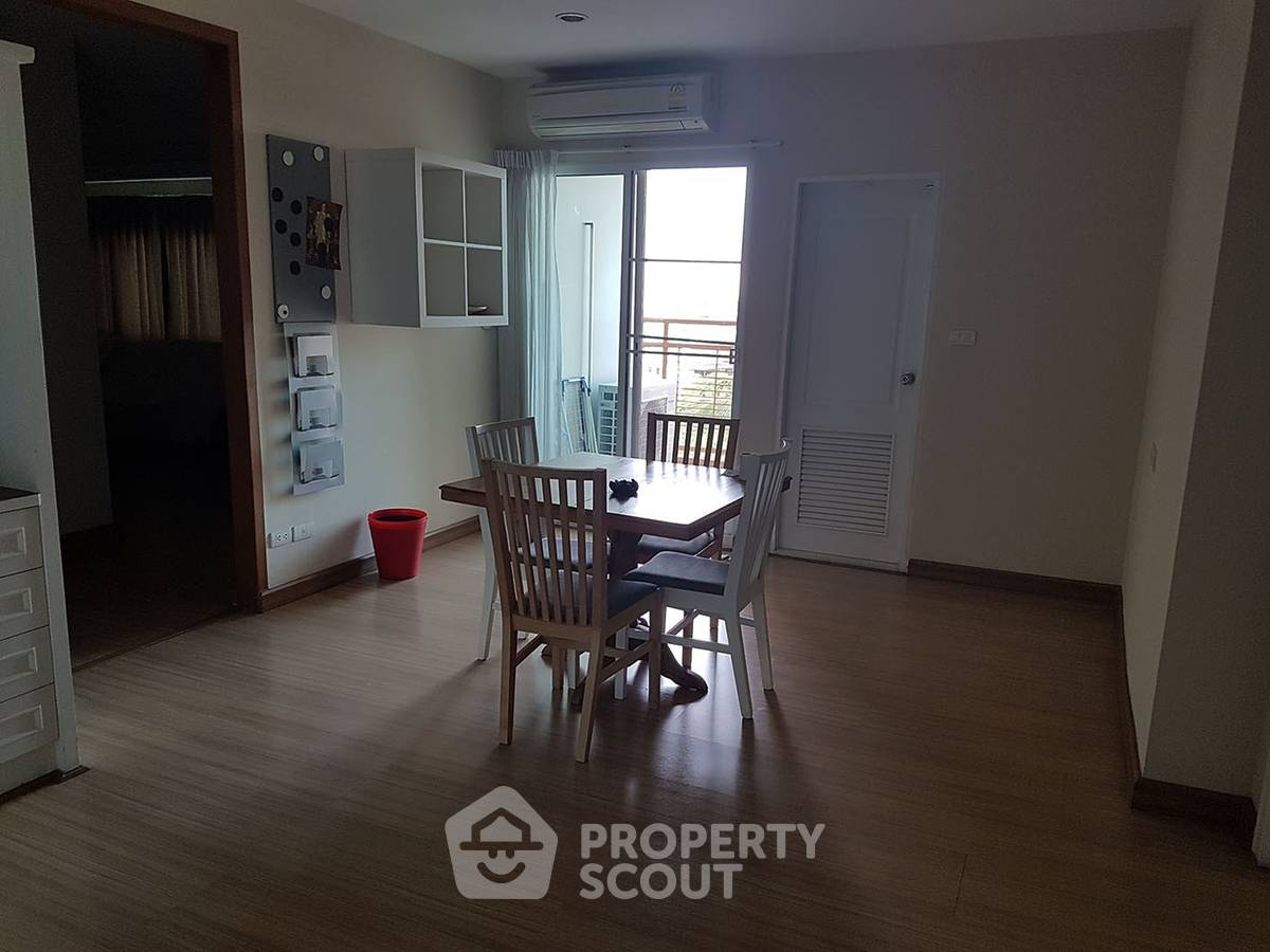 picture 3-BR Condo at The Maple Sathon-Narathiwat Condominium near BTS Saint Louis (ID 514608) - 5/14