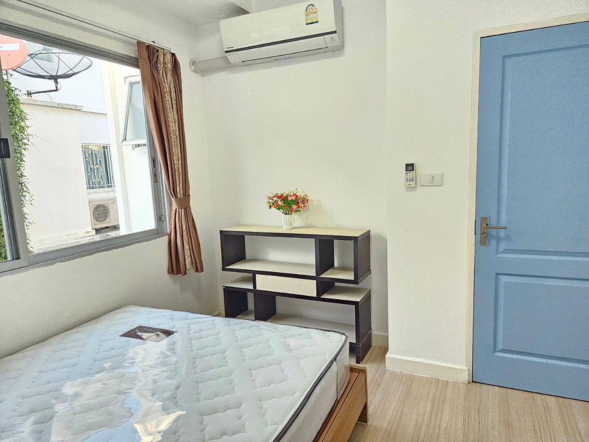 รูป 🏠#เช่าทาวน์โฮม3ชั้น หมู่บ้านBaanmai พระราม9-ศรีนครินทร์ 3ห้องนอน 3ห้องน้ำ ติดเเอร์ทั้งหลังพร้อมเฟอร์นิเจอร์ ฟูกที่นอนใหม่ทุกห้อง - รูปที่ 11/17