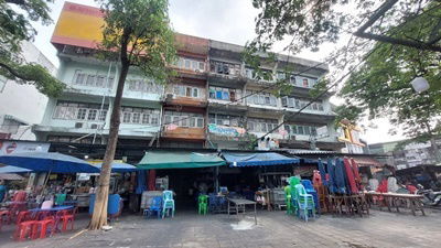 picture Commercial building for sale, 4.5 floors, suitable for business, Soi Ekkamai 30 (N.563) - 1/8