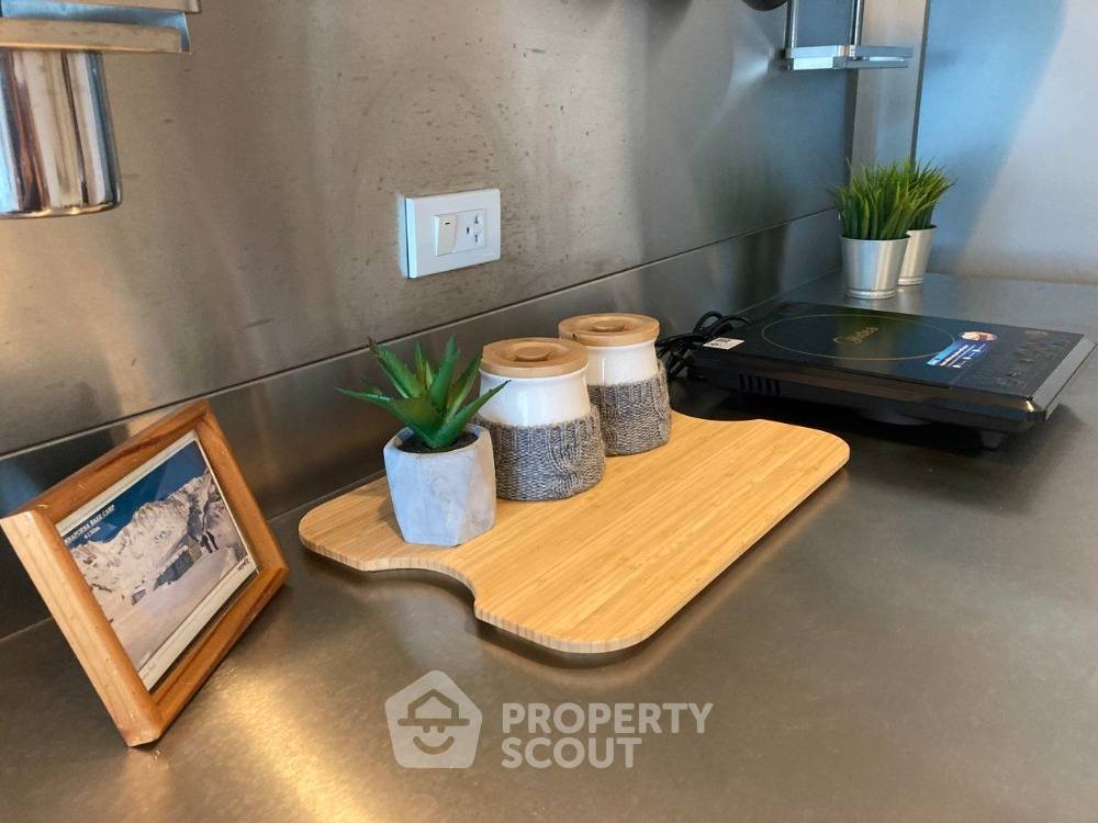 picture 1-BR Condo at The Seed Musee Sukhumvit 26 near BTS Phrom Phong (ID 869335) - 12/23
