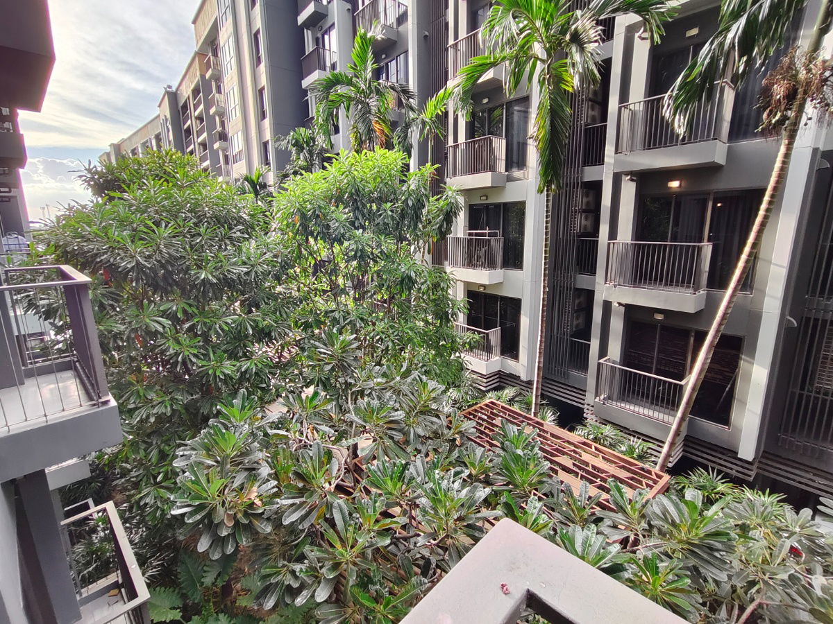 picture For Sale The Politan Breeze Condo 🌊✨  Riverside condo with garden views and a lush atmosphere. - 9/10
