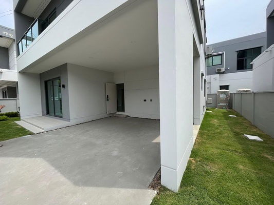 picture FOR RENT CENTRO DONMUANG - CHAENGWATTANA / 4 bedrooms 4 bathrooms / 51 Sqw. 200 Sqm. **45,000** CLOSE TO ROBINSON SRI SAMARN - 11/11