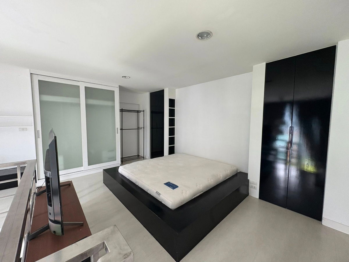 picture Urgent Rent!! Great Price! Beautifully Decorated Unit at D65 Condominium - 7/13