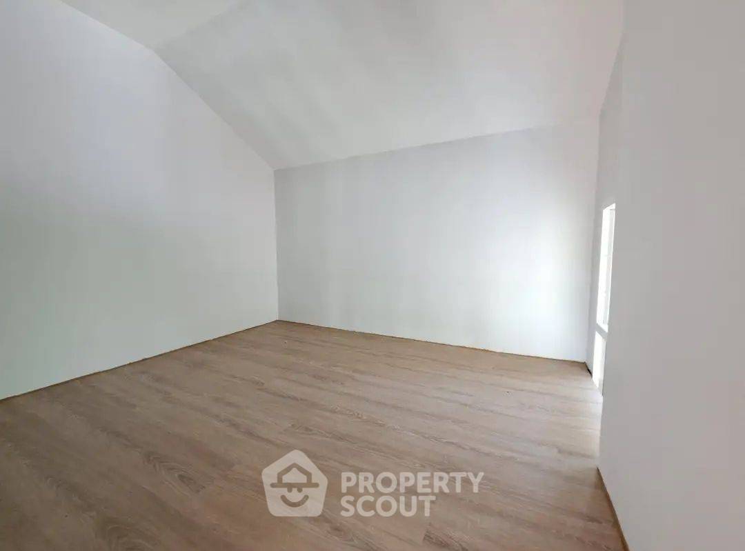 picture 3-BR House near MRT Yaek Tiwanon (ID 2165608) - 17/18