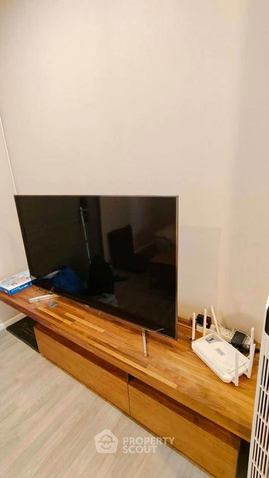picture 1-BR Condo at The Room Sukhumvit 69 near BTS Phra Khanong (ID 2061003) - 3/10
