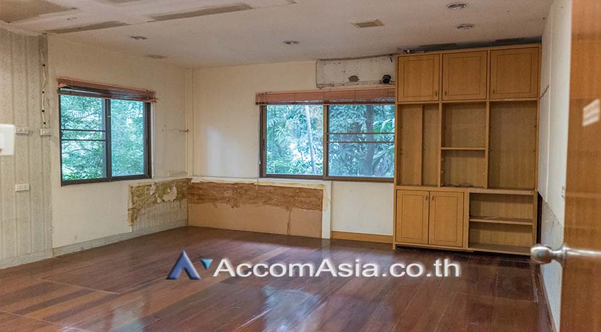picture 🔼🔽 AccomA 📩 Home Office,Garden 4 BR House in Khlong Ton Nuea (AA26054) - 18/20