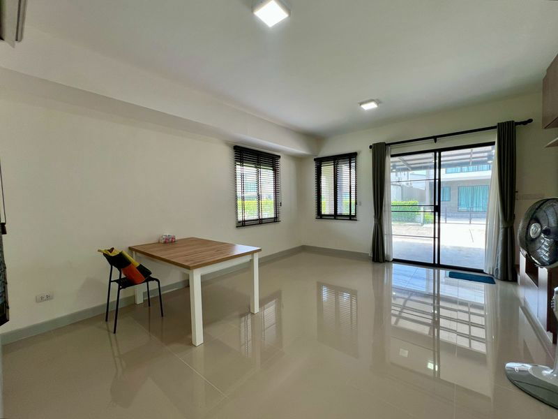 รูป 💎 "บ้านหลังริม + พื้นที่สนามข้างบ้านกว้างพิเศษ เหมือนได้ที่ดินเพิ่มฟรี!" 🏠 โครงการ Grande Pleno ราชพฤกษ์ 💥 ต่อเติมครบ ✨พร้อมอยู่ ​ - รูปที่ 4/20