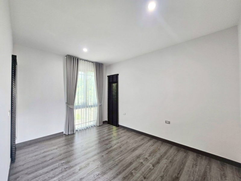 picture Luxury 3-Storey Townhome Corner unit for extra privacy – no opposite neighbors ✅Company registration allowed - 5/10