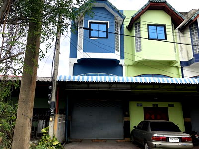 Shophouses for sale Saraburi : ตึกแถว 88 square meter Saraburi Wang Muang Wang Muang for 900000 THB