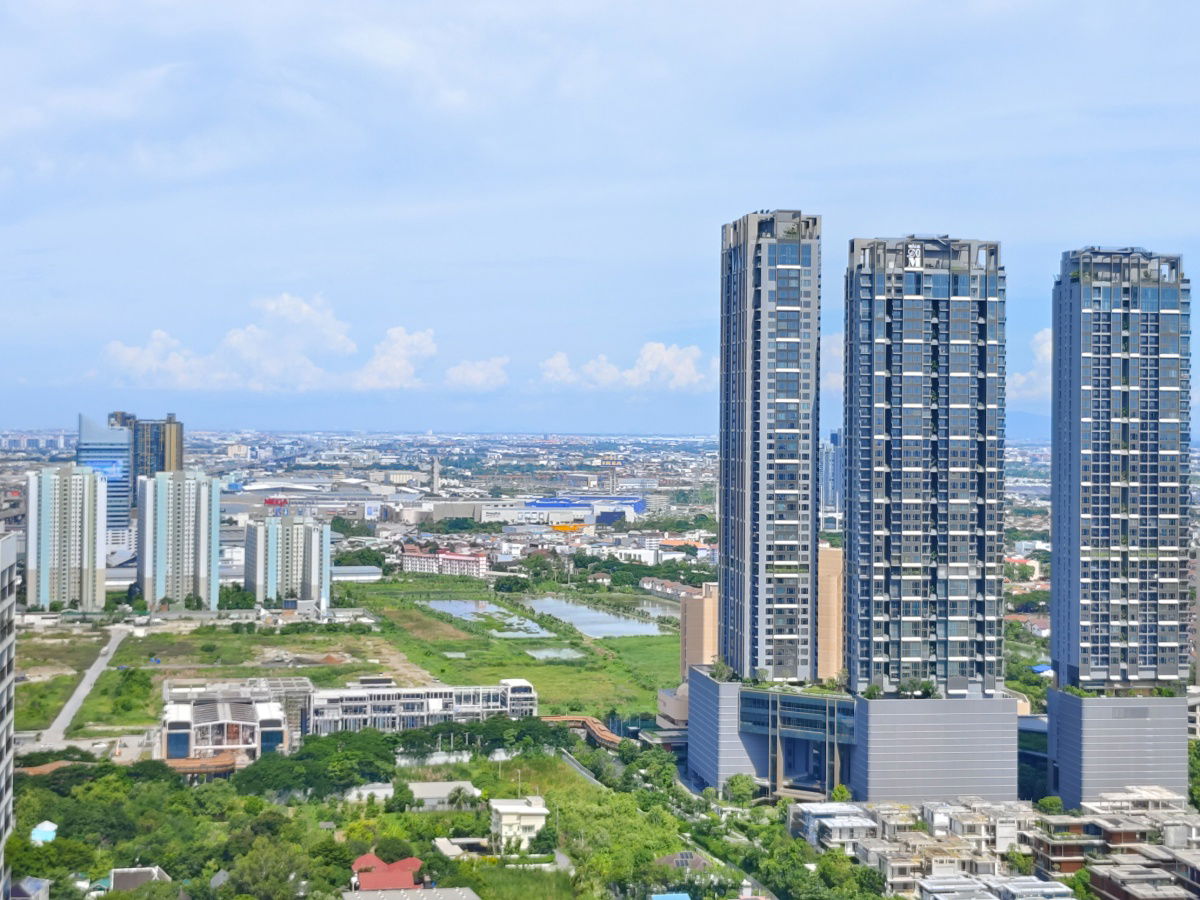 picture Niche Mono Mega Space Bangna, 2 bedrooms, 39th floor, size 50 sq m., rent 1800/month. Call/Line: 0636262722 - 17/18