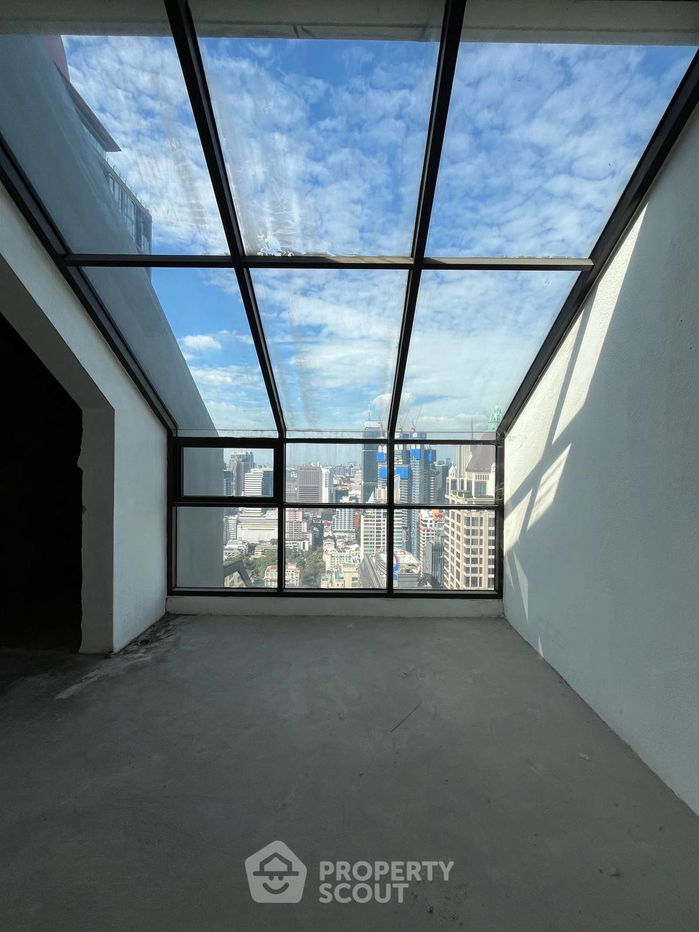 picture 4-BR Condo at Sathorn Gardens near MRT Si Lom (ID 2244568) - 12/24