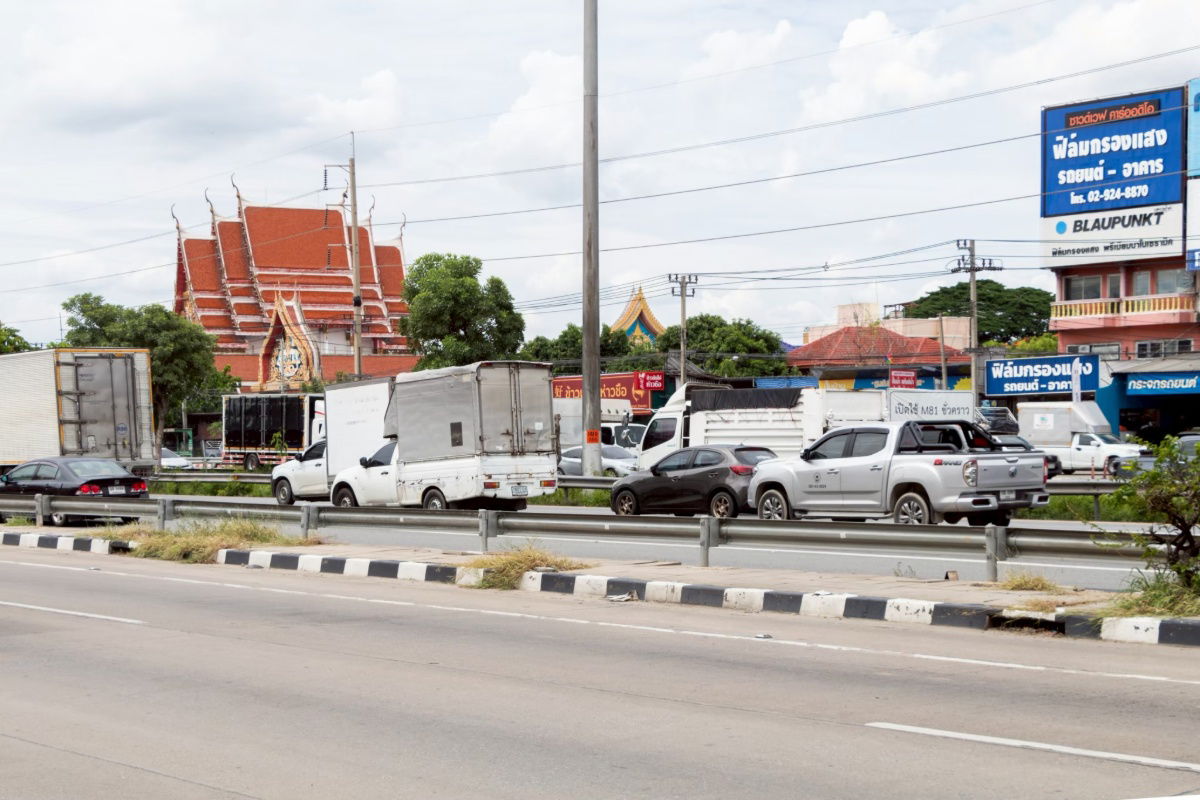 picture Urgent Sale! 5-Storey Commercial Building – Prime Location with Fully Equipped Automotive Window Film Business - 22/23