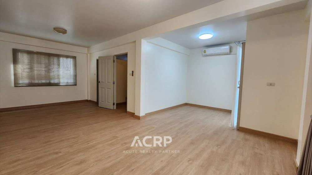 picture 3-story townhome for sale, newly renovated, Supalai Sukhumvit-Srinakarin, in good condition - 18/19