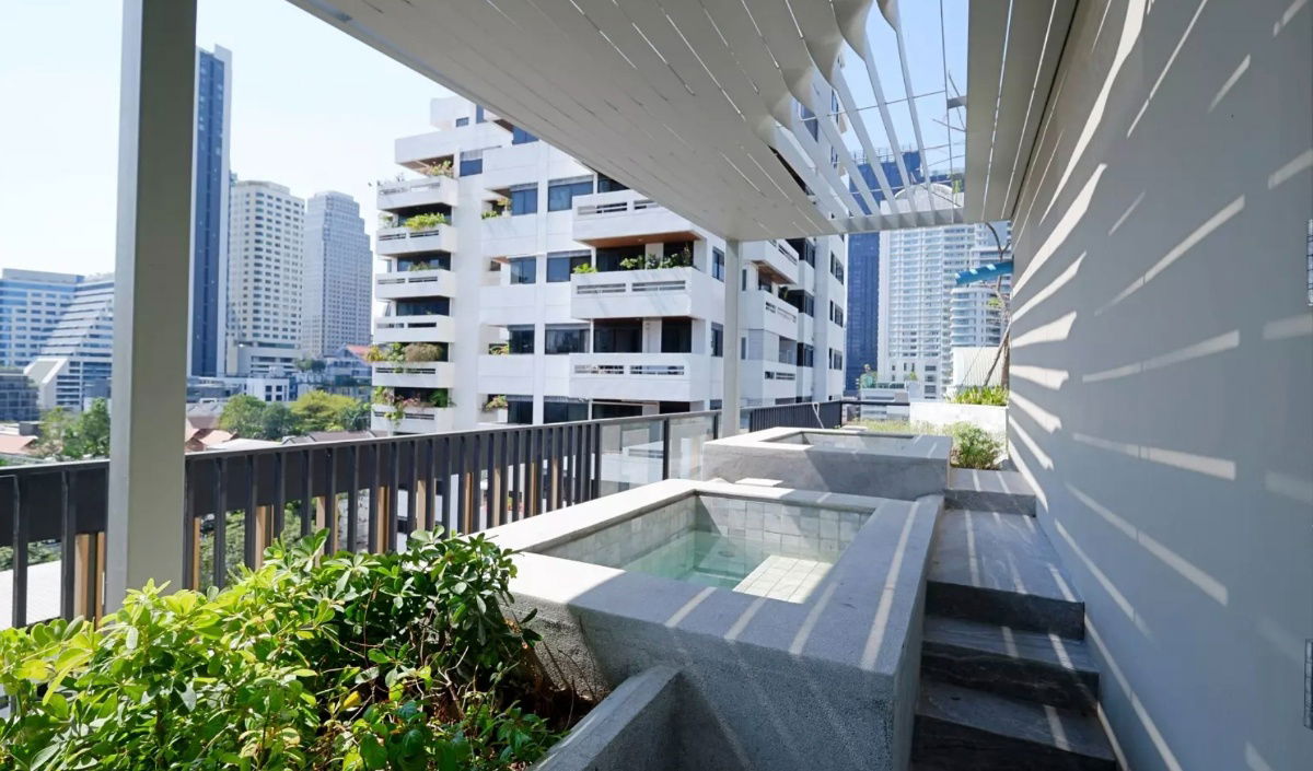 picture For Sale Walden Asoke, A Brand-New, Fully Furnished Condo in a Prime Location - 23/24