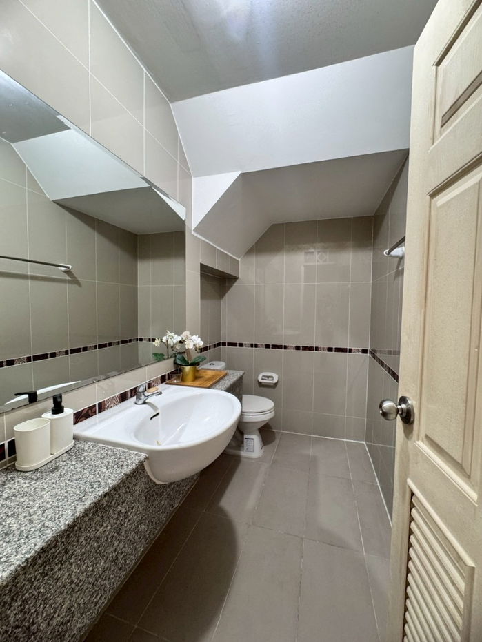 picture Urgent sale, Supalai Suan Luang Rama 9 Village, very new condition, only 4.1 million (N.668) - 7/12