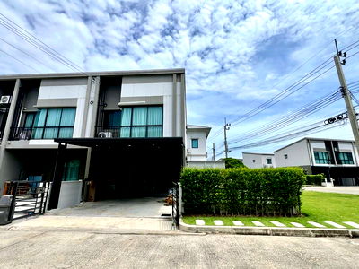 ขายทาวน์โฮม : 💎 "บ้านหลังริม + พื้นที่สนามข้างบ้านกว้างพิเศษ เหมือนได้ที่ดินเพิ่มฟรี!" 🏠 โครงการ Grande Pleno ราชพฤกษ์ 💥 ต่อเติมครบ ✨พร้อมอยู่ ​
