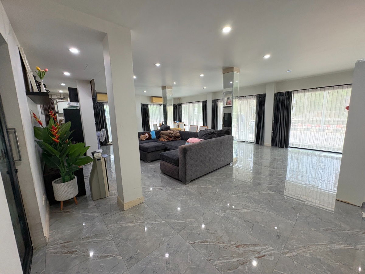 picture UK07-014 🏡 For sale: 3-story commercial building, prime location in the heart of the city, suitable for investment‼️ - 4/30