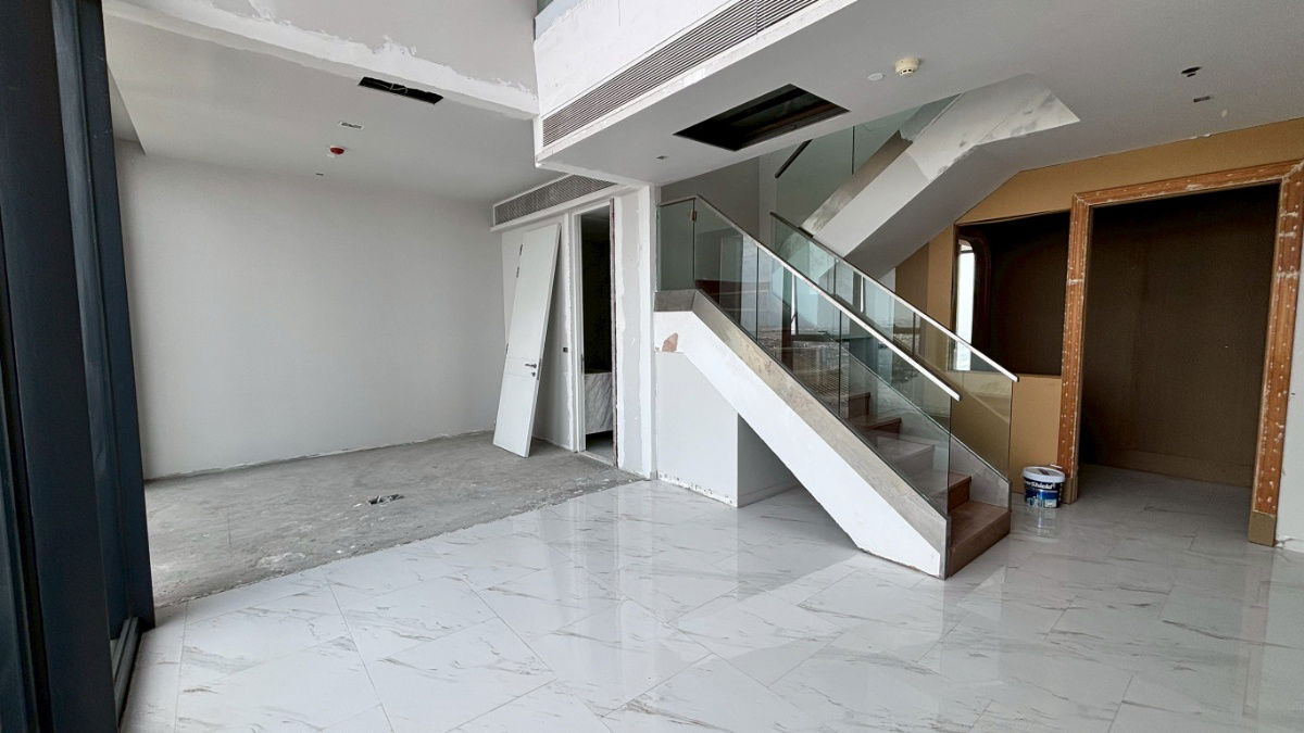 picture For sale: 5 bedrooms, 307 sq m., spacious unit at Canapaya Residences - 35/44